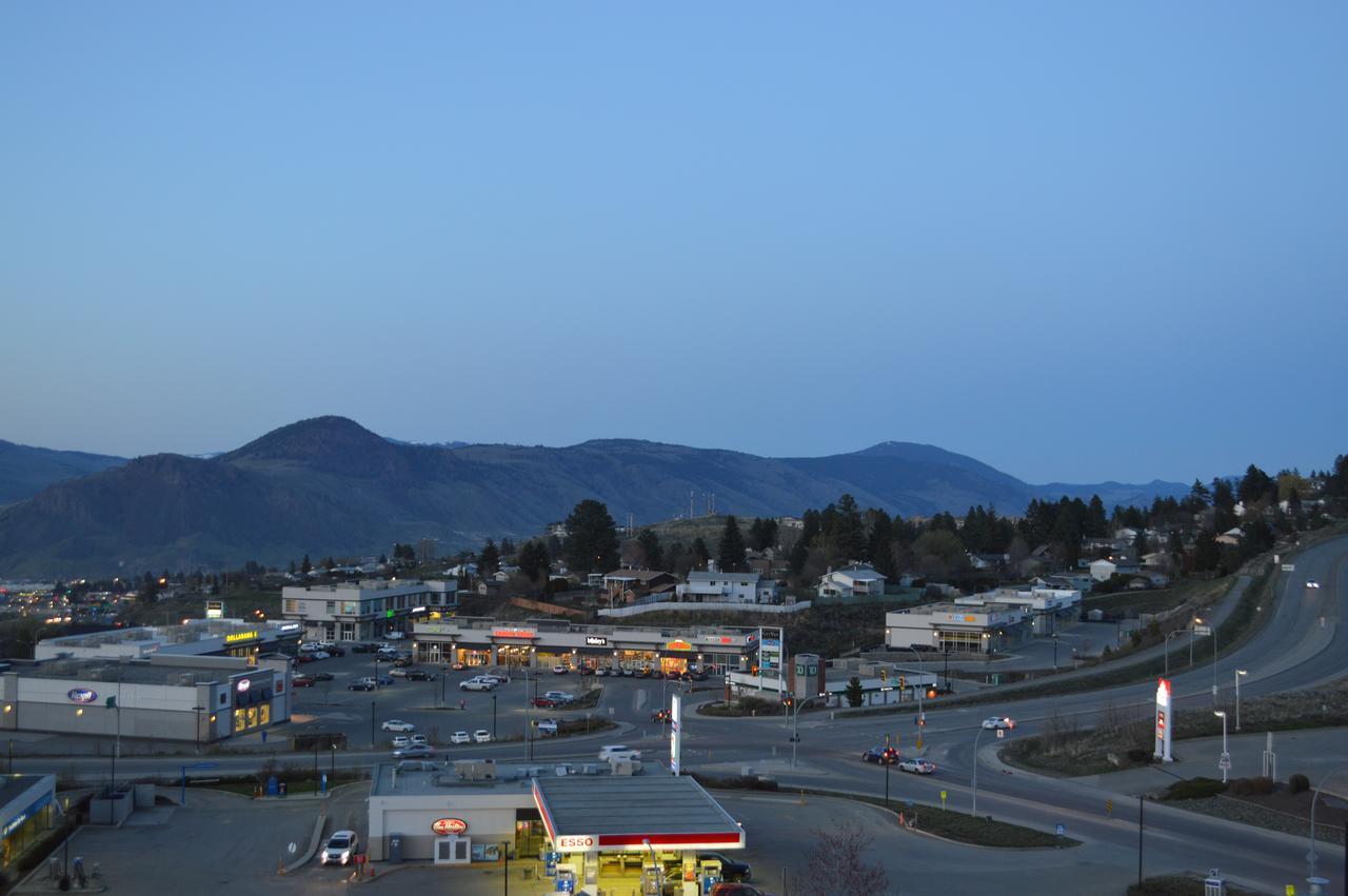 Hotel Wingate By Wyndham Kamloops Exterior foto